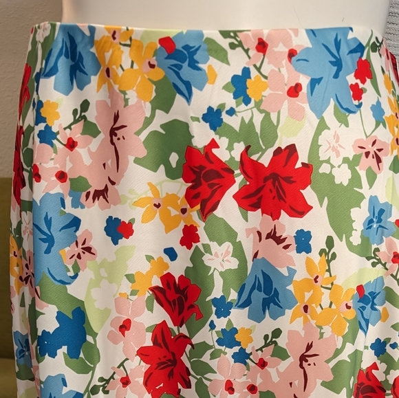 Floral print satin skirt - size 14 - Eloquii - Picture 4 of 5